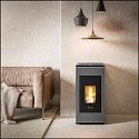 https:zetaidraulica.gumlet.io stufa a pellet termovana sofia 90 82 kw in acciaio colore rosso ad aria